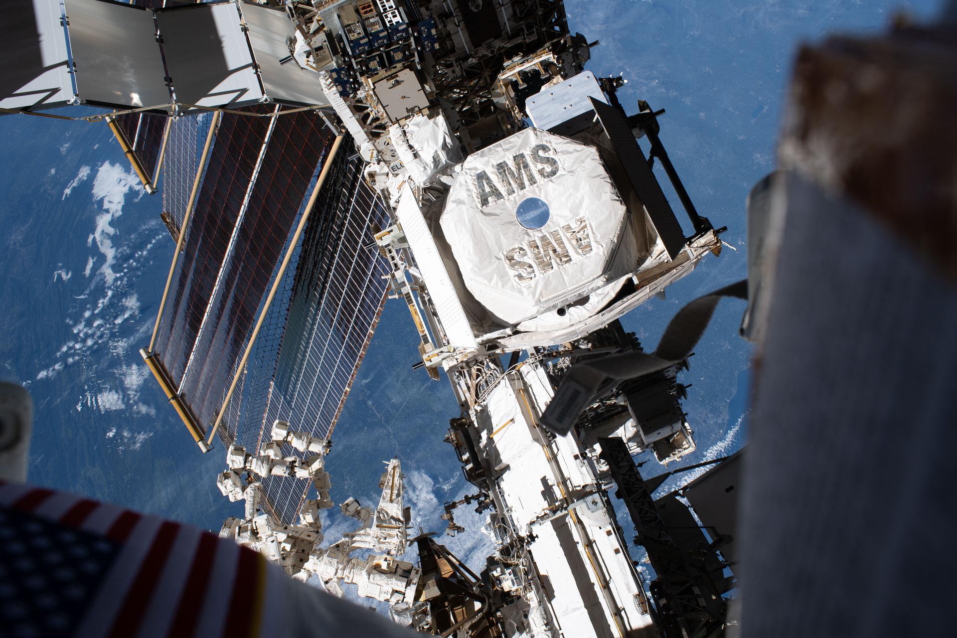 反物質はどこへ消えたのか　宇宙に物質だけが残った10億分の1の謎